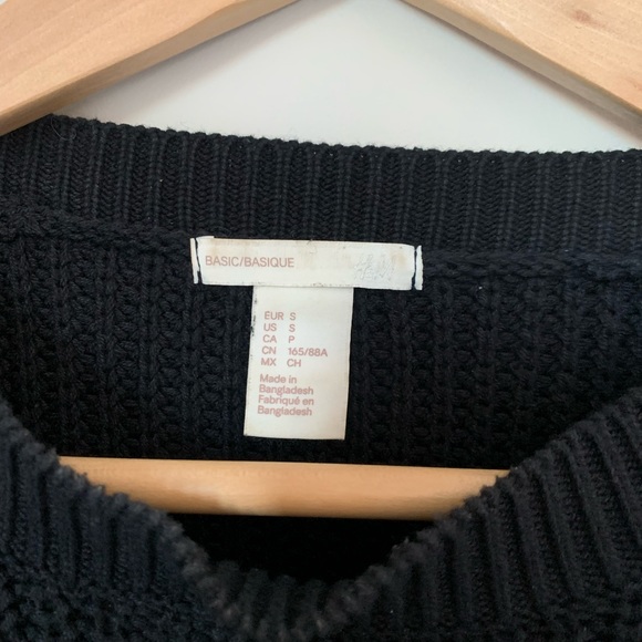 H&M Bell Sleeve Knit Crew Neck Sweater Black - Picture 4 of 4